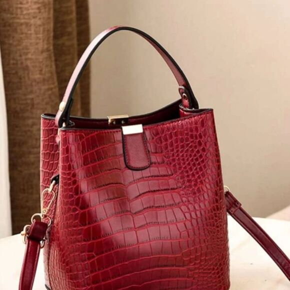 Red Leather Patterned Purse, Tote, Handbag, Shoulder Bag - Picture 3 of 9